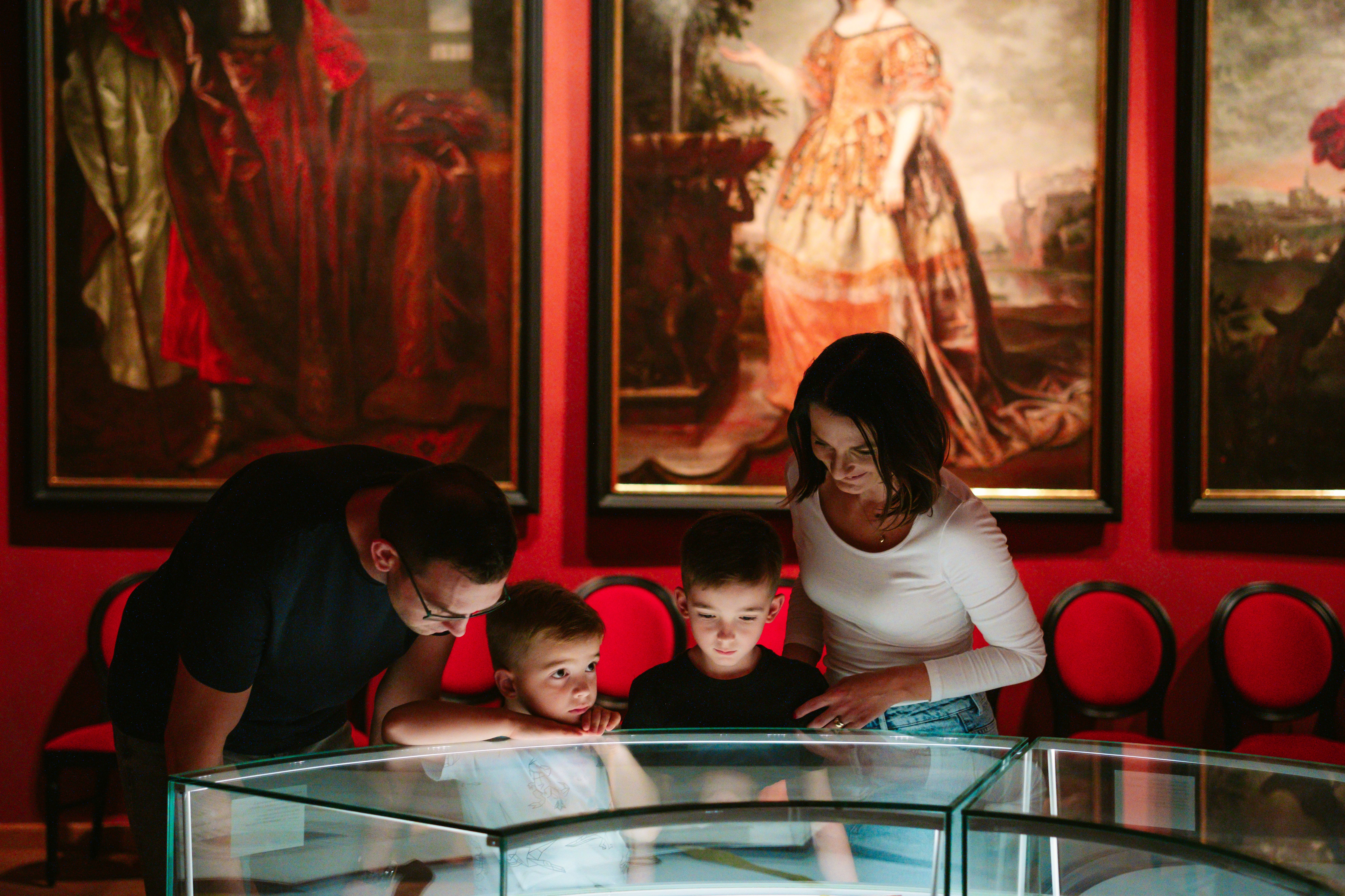 Expozice Valdštejnové na Třebíči vás seznámí s významným šlechtickým rodem. Expozice Valdštejnové na Třebíči vás seznámí s významným šlechtickým rodem.